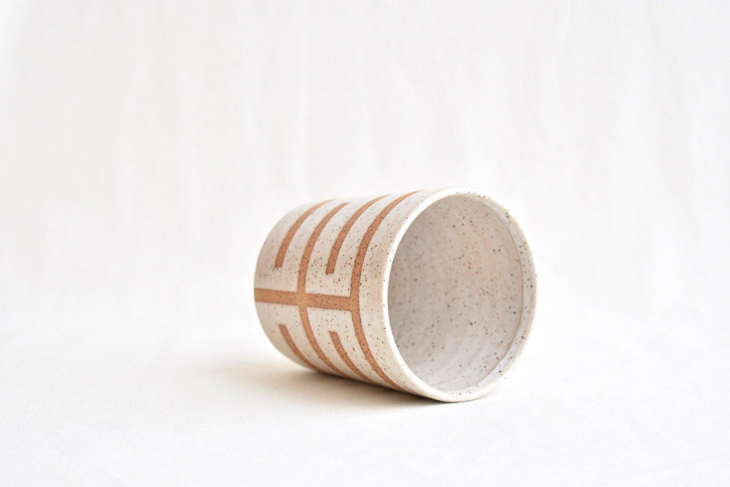 Tan On White Intersected Lines Tumbler - APORTA Shop