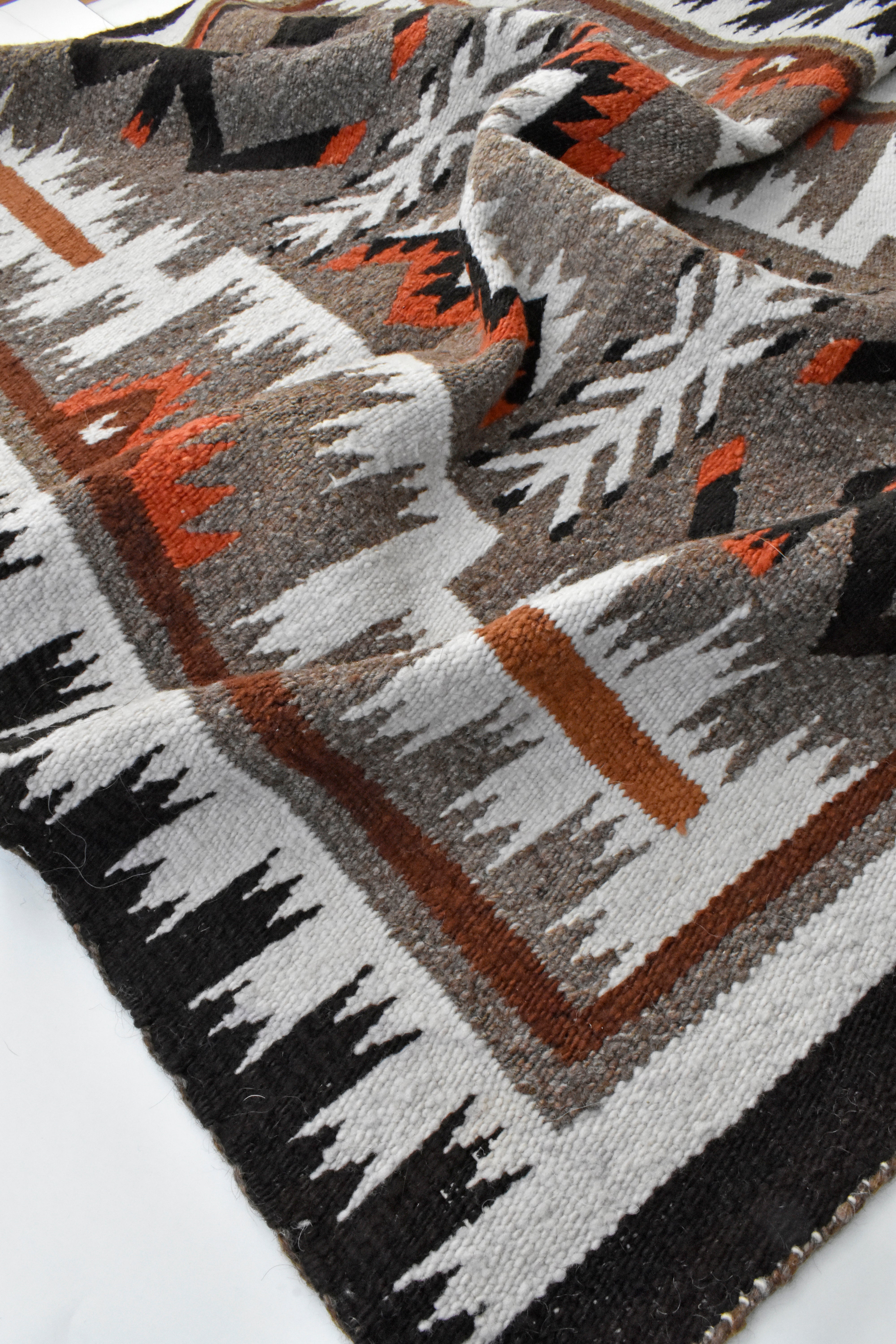 Vintage 1950's Navajo Storm Pattern Rug – APORTA Shop Vintage 1950's Navajo Storm Pattern Rug – APORTA Shop
