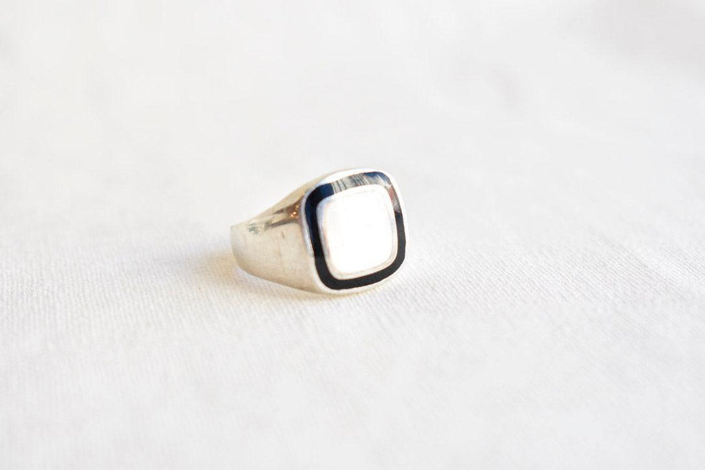 Vintage Mother Of Pearl Sterling Silver Ring #194 - APORTA Shop