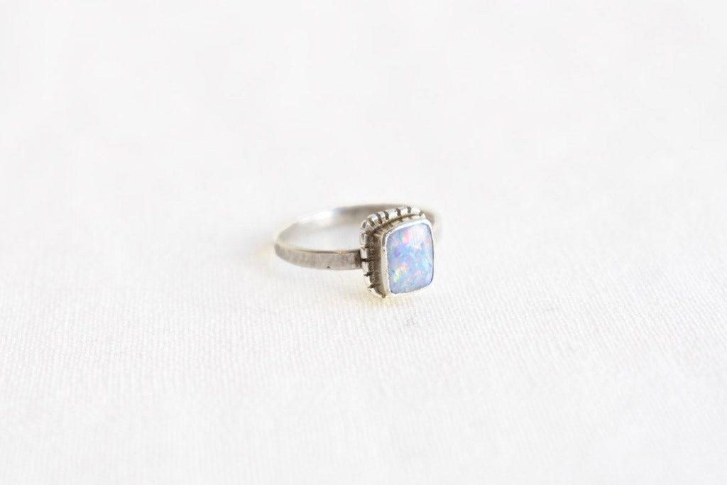 Vintage Sterling Silver and Opal Ring #197 - APORTA Shop