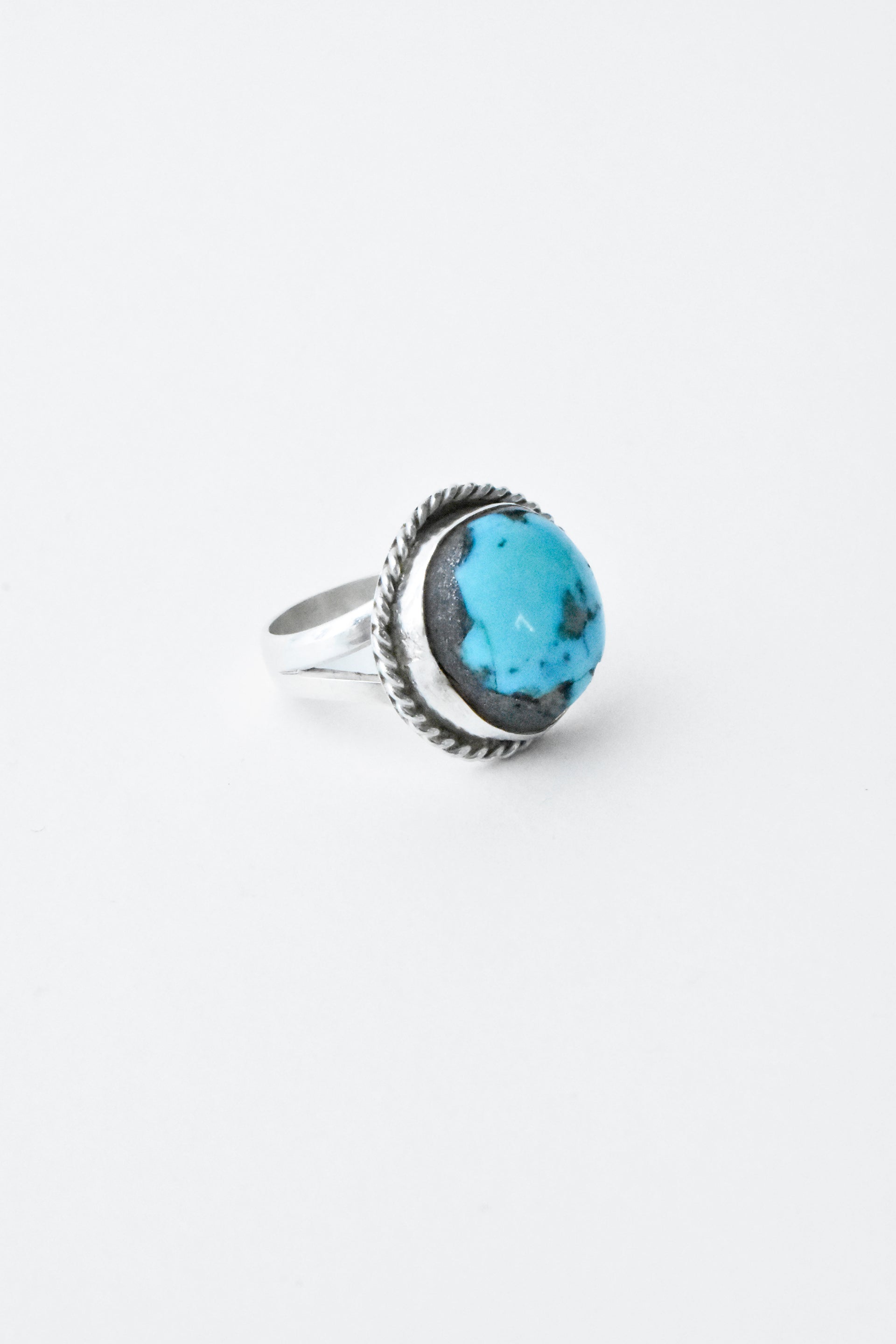 Very Intricate And Detailed Vintage Southwest Sterling Silver Turquoise Ring